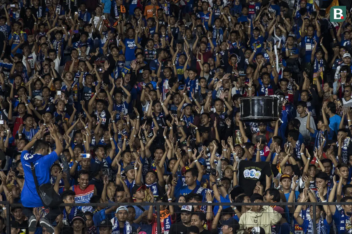 Dukungan Aremania saat Away