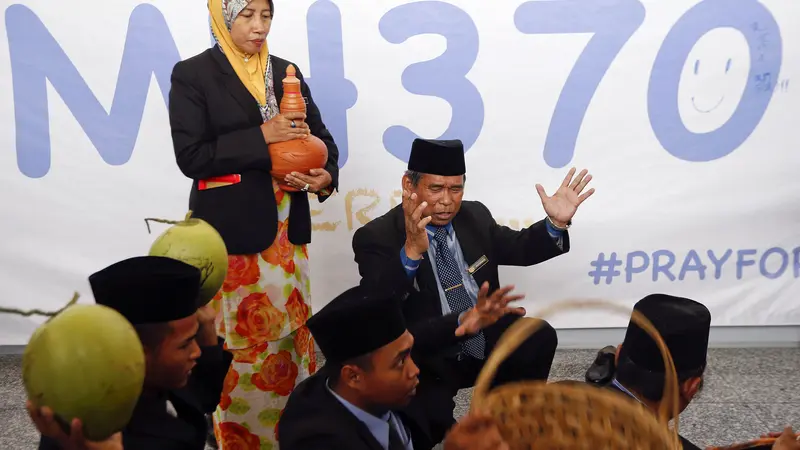 Aksi ritual 'Raja Bomoh' di Bandara Kuala Lumpur