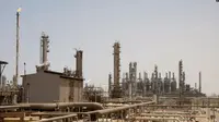 Fasilitas minyak di Jubeil, sekitar 600 kilometer dari Riyadh, Arab Saudi, 3 Mei 2009. (Foto: AP)