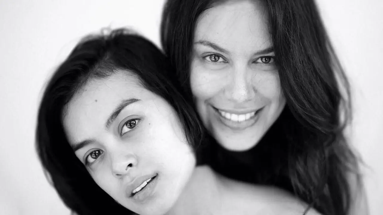 [Bintang] Eva Celia dan Sophia Latjuba