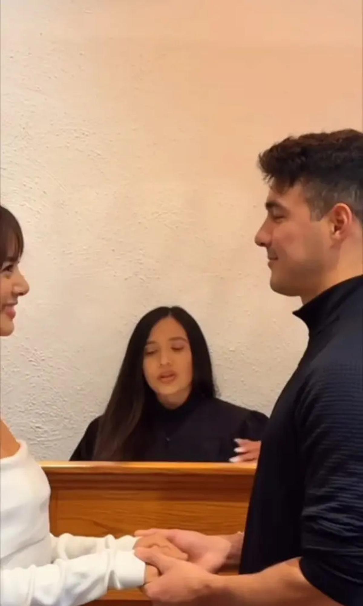 7 Potret Pernikahan Aurelie Moeremans dan Tyler, Pemberkatan di California