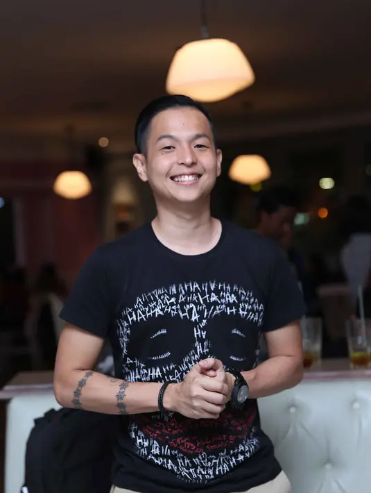 "Mual-mual. Biasanya sekitar 3 minggu kurang, rilis promo masuk gigi 3, lari cukup kenceng. Seminggu sebelumnya lari gigi 4. ujar Ernest Prakasa, di kawasan Tebet, Jakarta Selatan, Kamis (8/12/2016). (Nurwahyunan/Bintang.com)