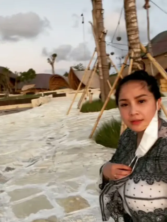 Beach Club Raffi Ahmad dan Nagita Slavina