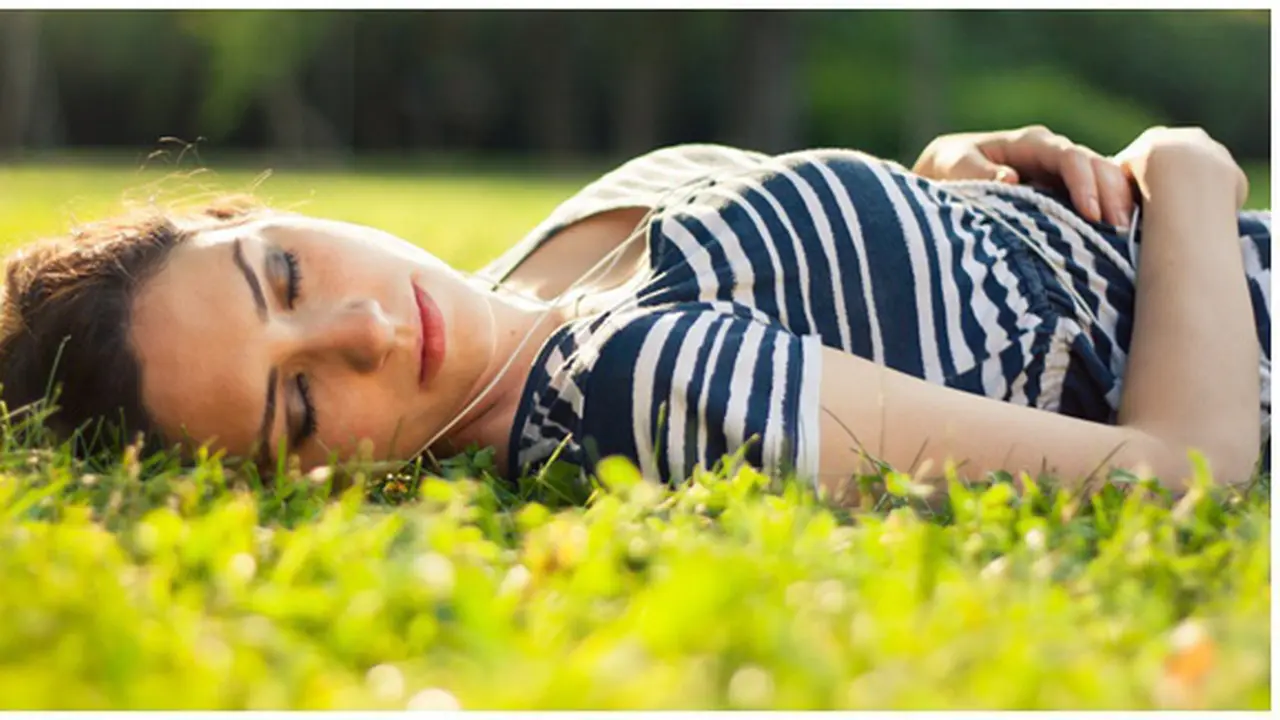 (C) shutterstock