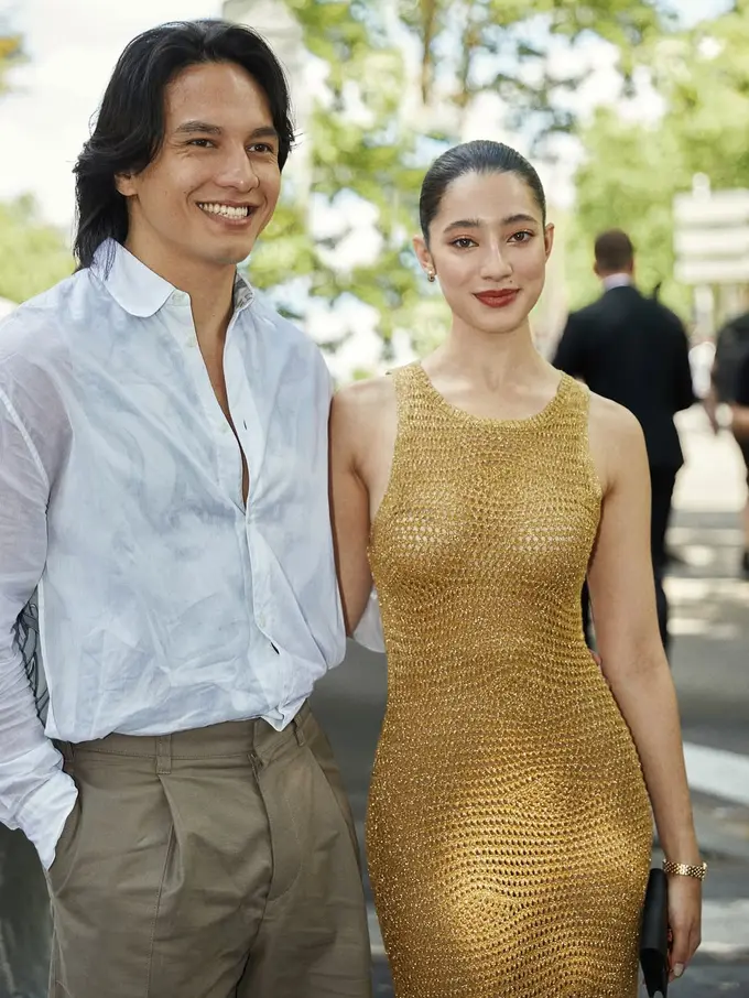 Gaya Couple Good-Looking Ameera Khan dan Jefri Nichol Hadiri Hermes Show di Paris, Jadi Inspirasi Summer Outfit yang Modis