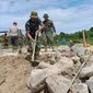 Program TMMD di Kota Tarakan berhasil membuka akses jalan warga di salah satu kampung terisolir.