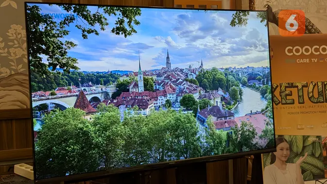<p>Smart TV Coocaa Y73 dan Y66 siap meluncur di Indonesia. (Liputan6.com/ Yuslianson)</p>