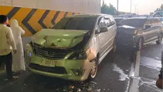 Penampakan Tabrakan Beruntun di Tol JORR
