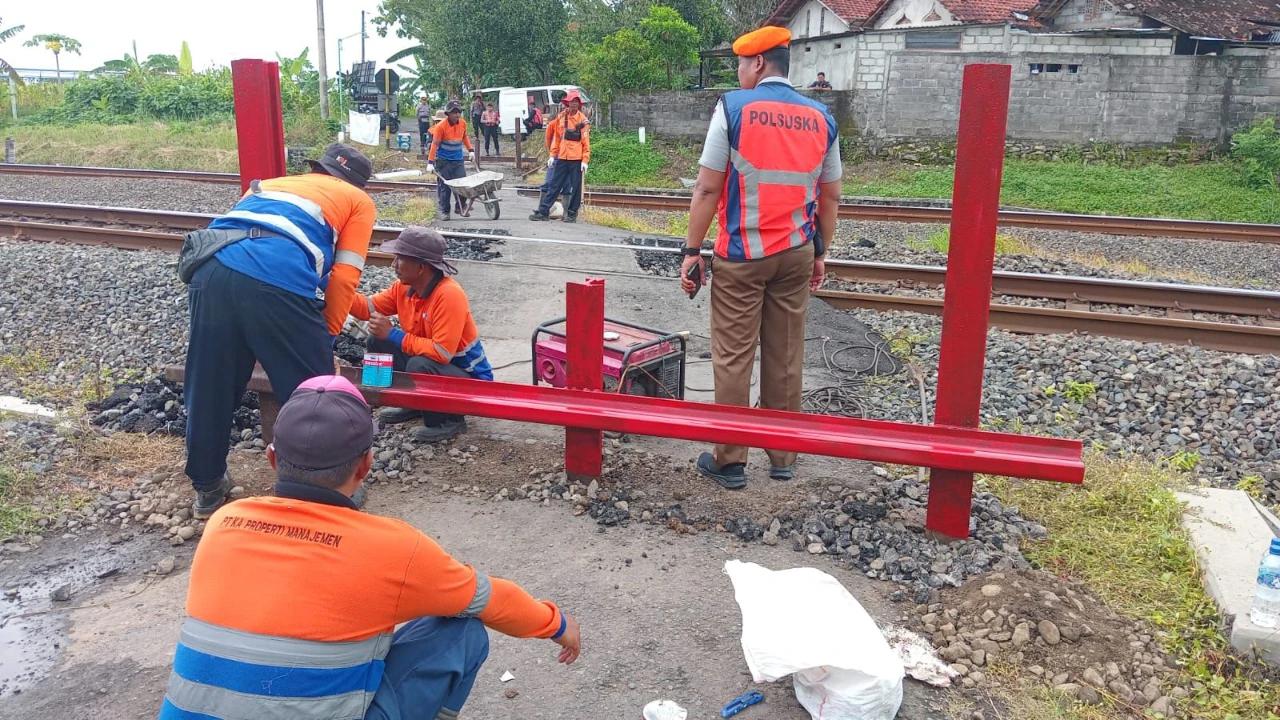 KAI Yogyakarta Tutup 38 Perlintasan Liar karena Bahayakan Perjalanan Kereta Api