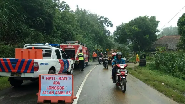 Banjir Hingga Longsor Landa Kawasan Timur Cirebon dan Majalengka