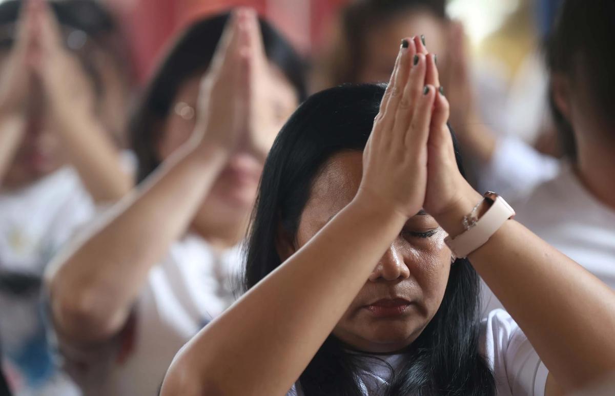 FOTO: Khidmatnya Perayaan Tri Suci Waisak di Bogor
