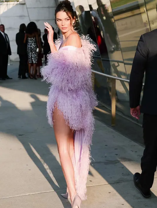 "Dari awal kami memang selektif mengenai show yang aku lakukan," ujar Kendall. (instagram/kendalljenner)