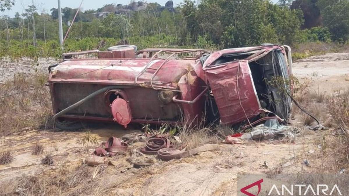 Mobil Damkar Kecelakaan Saat Misi Padamkan Kebakaran Hutan