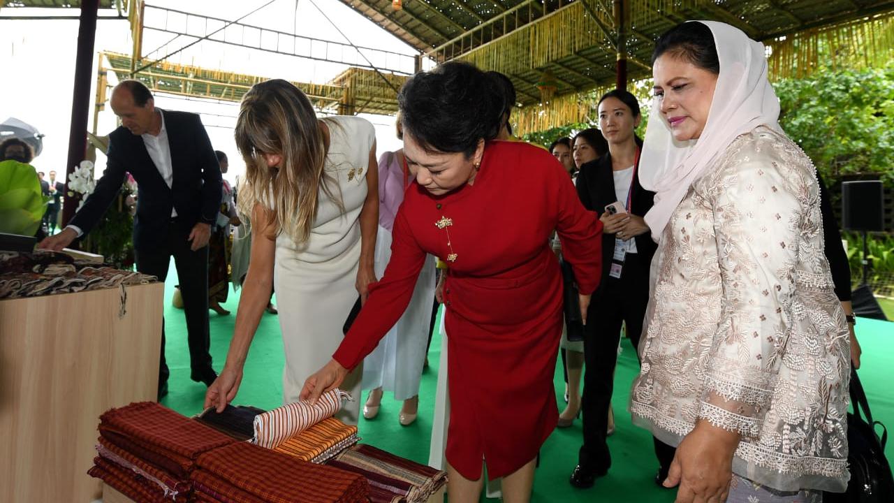 Ibu Iriana Ajak Para Pendamping Pemimpin G20 Melihat Kearifan Lokal Indonesia