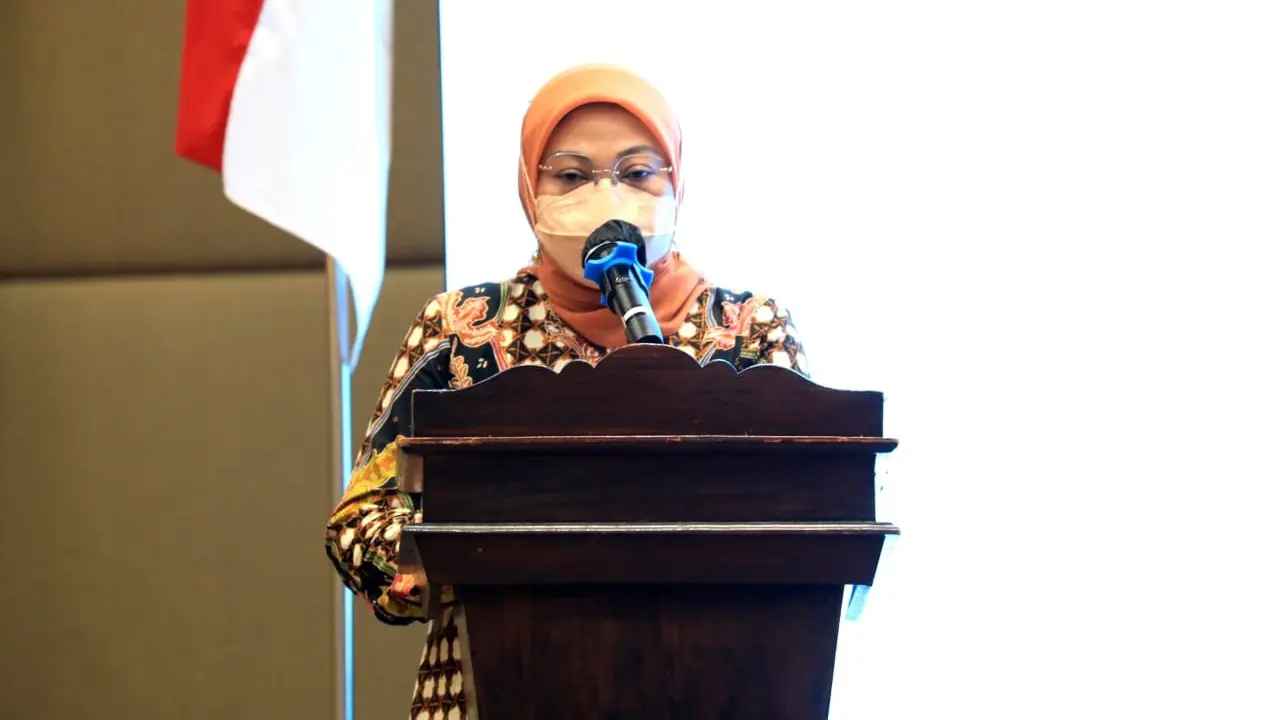 Ida Fauziyah dalam acara ”Sosialisasi dan Temu Teknis Wajib Lapor Ketenagakerjaan Online secara Hybrid (Daring dan Luring)