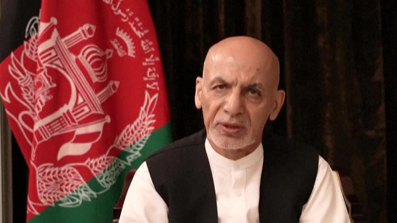 Penampilan Perdana Ashraf Ghani Usai Kabur dari Afghanistan