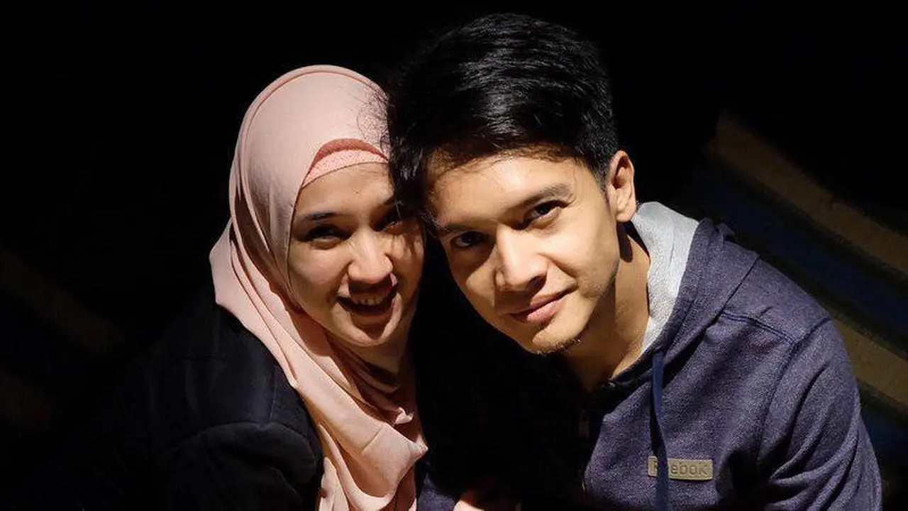 Dhini Aminarti dan Dimas Seto
