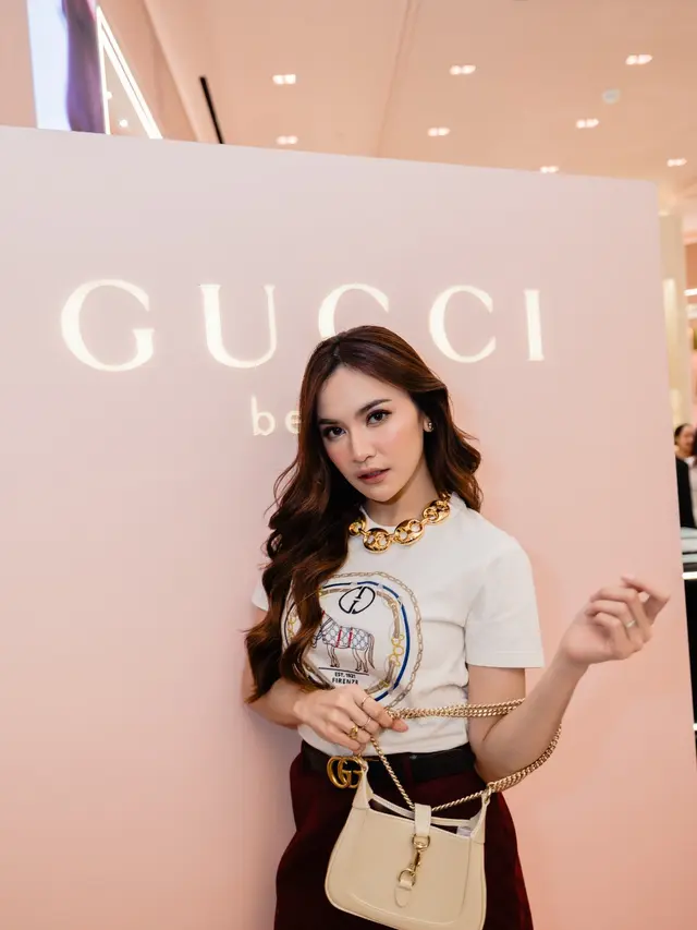 6 Gaya Mahalini Hadiri Acara Luxury Beauty Brands Jelang Menikah, Aura Calon Pengantin Semakin Terpancar