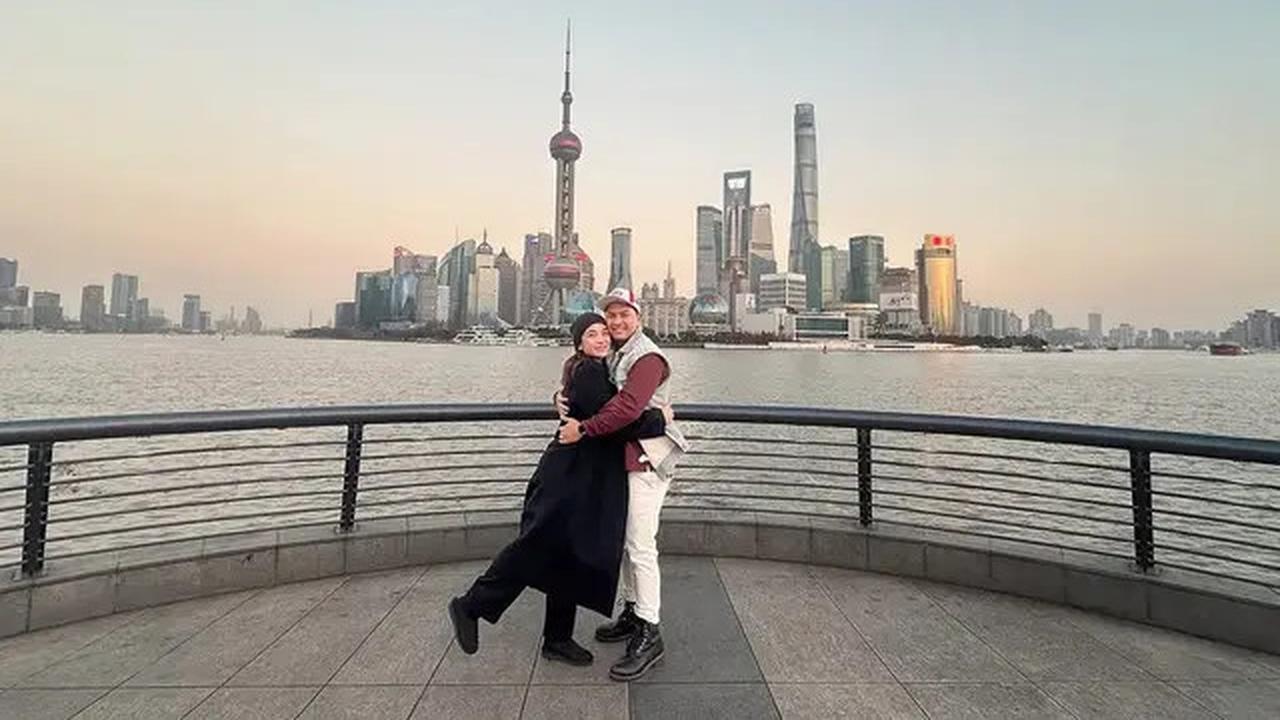 7 Potret Chelsea Olivia dan Glenn Kunjungi Spot Saat Prewedding, 10 Tahun Menikah