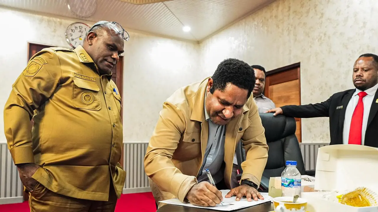 Gubernur Provinsi Papua Tengah, Meki Nawipa