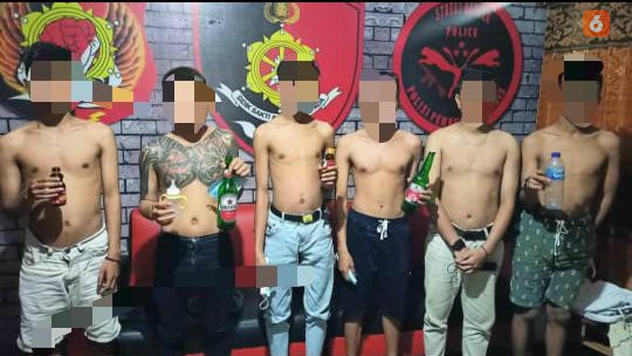 Enam pemuda asal Kota Gorontalo yang berhasil diamankan polisi (Arfandi Ibrahim/Liputan6.com)