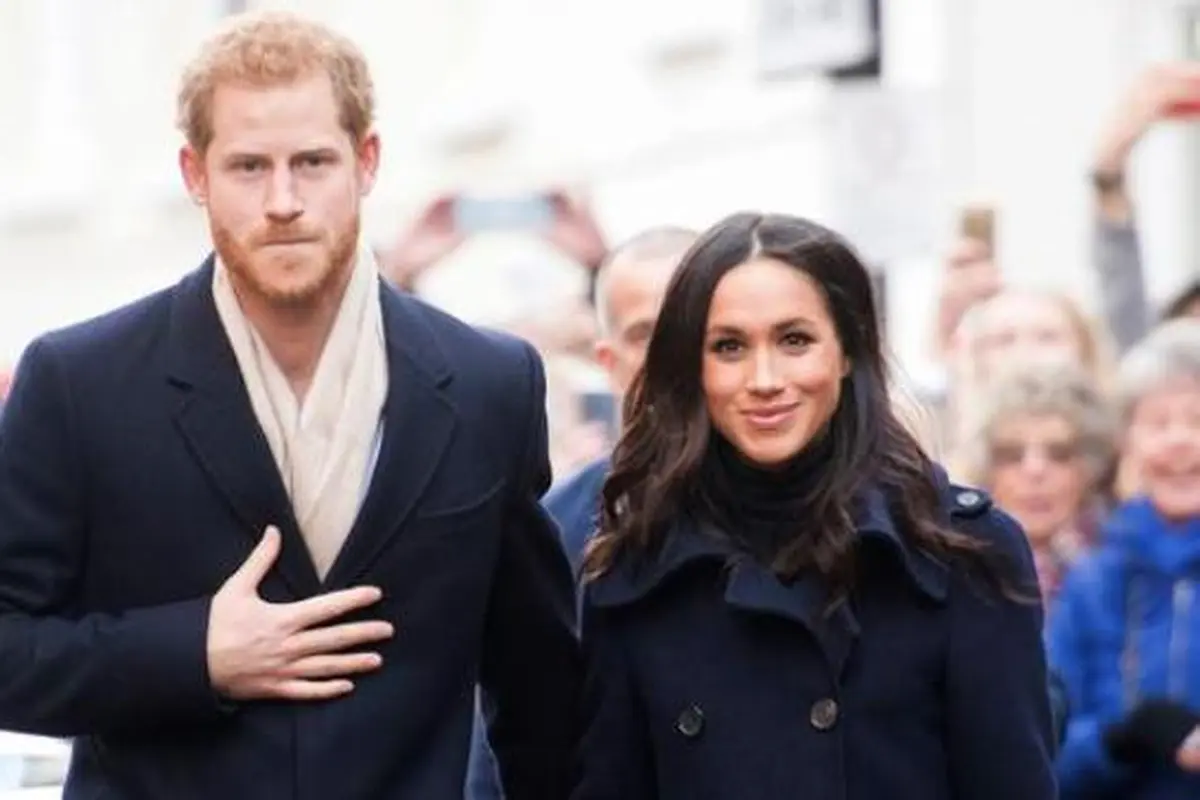 Tas yang Dipakai Meghan Markle Ini Laris dalam Sekejap