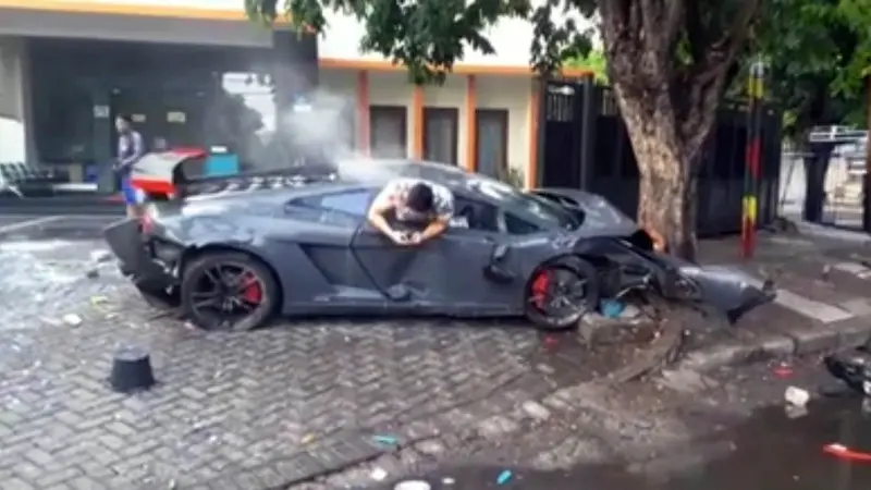 [Bintang] Pengemudi Lamborghini Maut di Surabaya, Akrab dengan Wagub Jatim?