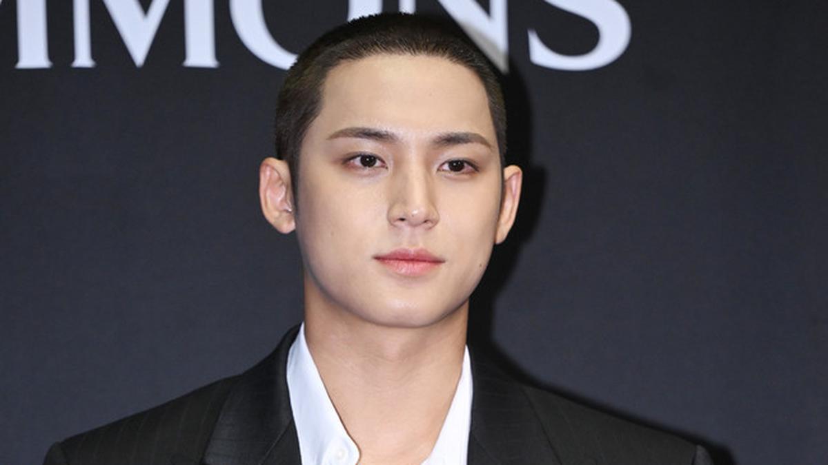 Mingyu SEVENTEEN Pamer Gaya Rambut Baru Jelang Wamil