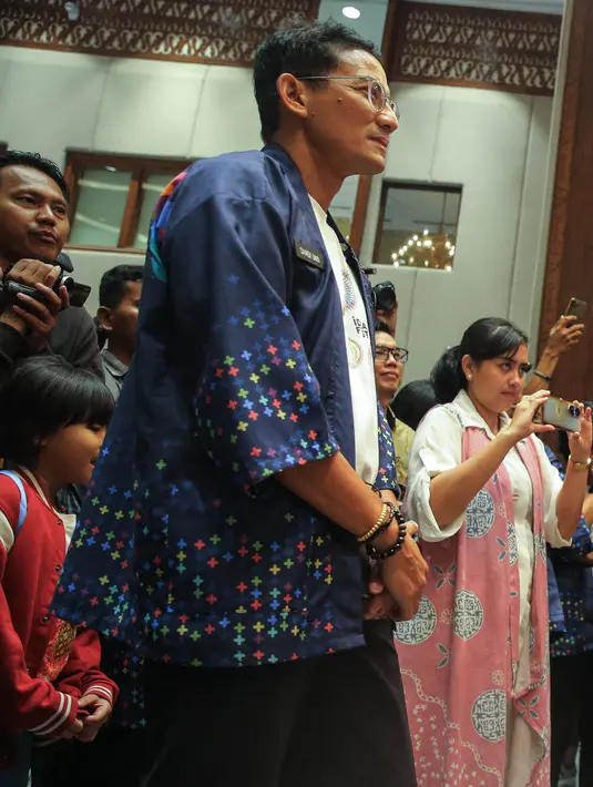 <p>Dalam rangka memperkuat ekosistem ekonomi kreatif nasional, Direktorat Musik, Film dan Animasi Kemenparekraf melaksanakan program Digitalisasi Produk Aksi Selaras Sinergi (Aksilarasi) yang berkolaborasi dengan vidio.com. (Liputan6.com/Angga Yuniar)</p>