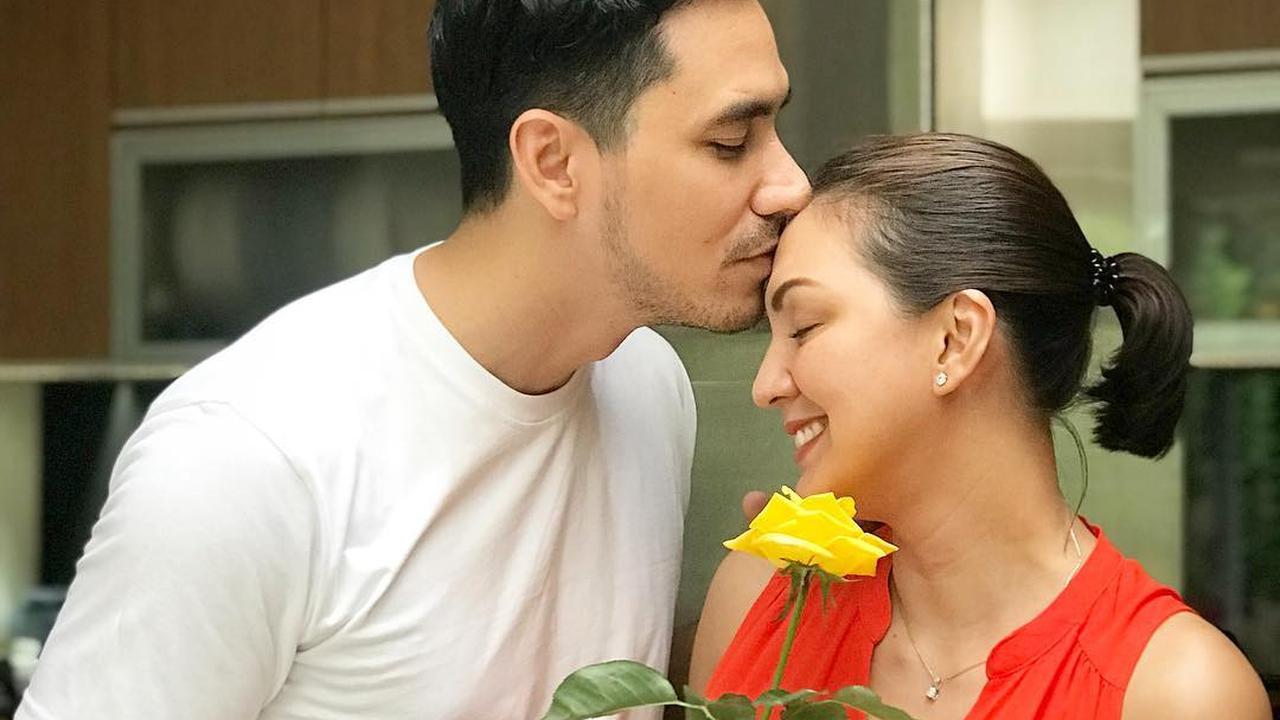 Darius Sinathrya dan Donna Agnesia