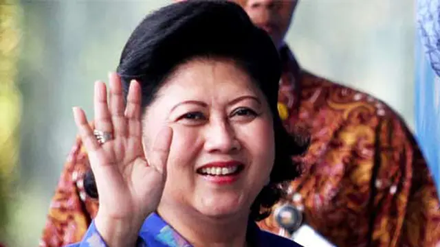 Kasih Sayang Ani Yudhoyono untuk SBY di Hari Batik Nasional