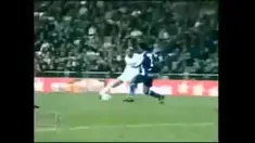 10 gol terbaik Zinedine Zidane selama masa kariernya sebagai pemain sepak bola di Real Madrid dan Juventus.