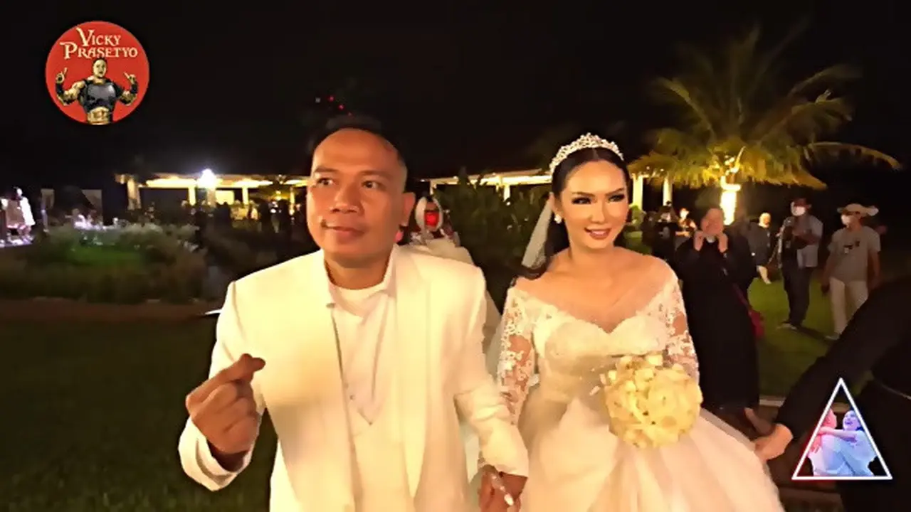 7 Momen Resepsi Pernikahan Vicky Prasetyo dan Kalina Ocktaranny