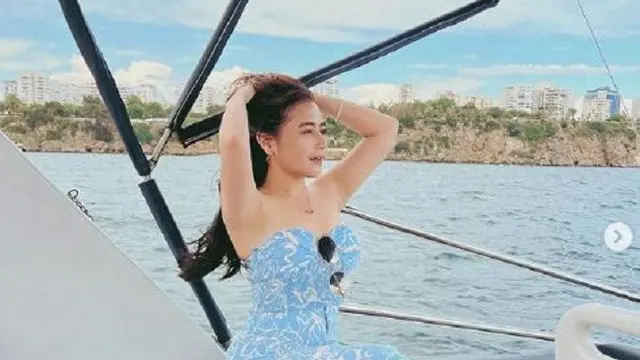 Prilly Latuconsina (Foto: Instagram/@prillylatuconsina96)