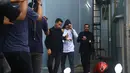 "Saya minta waktu dua hari untuk istikhoroh, Setelah saya salat kecekrek lah dia sama paparazi. Disitu gua kecewa. Setelah cek dari RS dan ke tato remover ternyata dia ke gap," ujarnya.  (Nurwahyunan/Bintang.com)