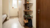 7 Cara Buat Drop Zone di Kamar Kos agar Barang Harian Rapi dan Tidak Mudah Hilang