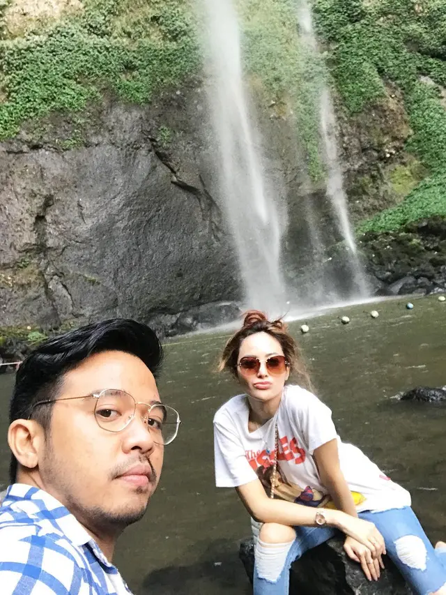 [Bintang] Roby Geisha dan Cinta Ratu Nansya