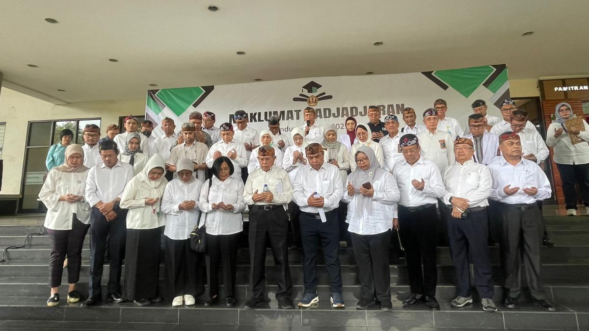 Guru Besar Unpad Berjajar Memprotes Kemenkes, Ada Apa?