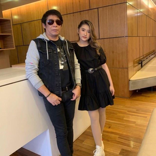 Potret 6 Putri Kedua Pelawak yang Beranjak Dewasa Belum Menikah, Anak Mandra Curi Perhatian