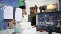 Gubernur Jawa Barat Ridwan Kamil menandatangani  LoI dengan Monash University dalam revitalisasi DAS Citarum di Gedung Pakuan, Kota Bandung, Kamis (22/7/2021).