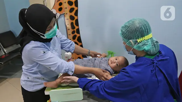 Perayaan Hari Ibu, Pasien di RSIA Tambak Dapat Kado Manis