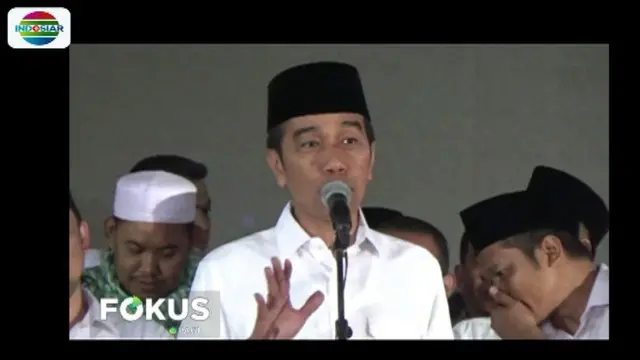 Didampingi Erick Thohir, Jokowi Temui Ribuan Relawan di Stadion Pakansari Bogor