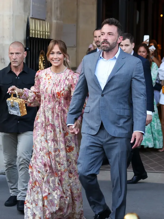 Jennifer Lopez dan Ben Affleck di Paris