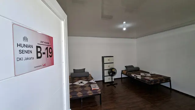 BUMN Karya sukses membangun ratusan rumah untuk warga bantaran rel Senen. Hunian minimalis ini tak hanya kokoh, tapi juga sudah dilengkapi fasilitas. (Liputan6.com/Arief)