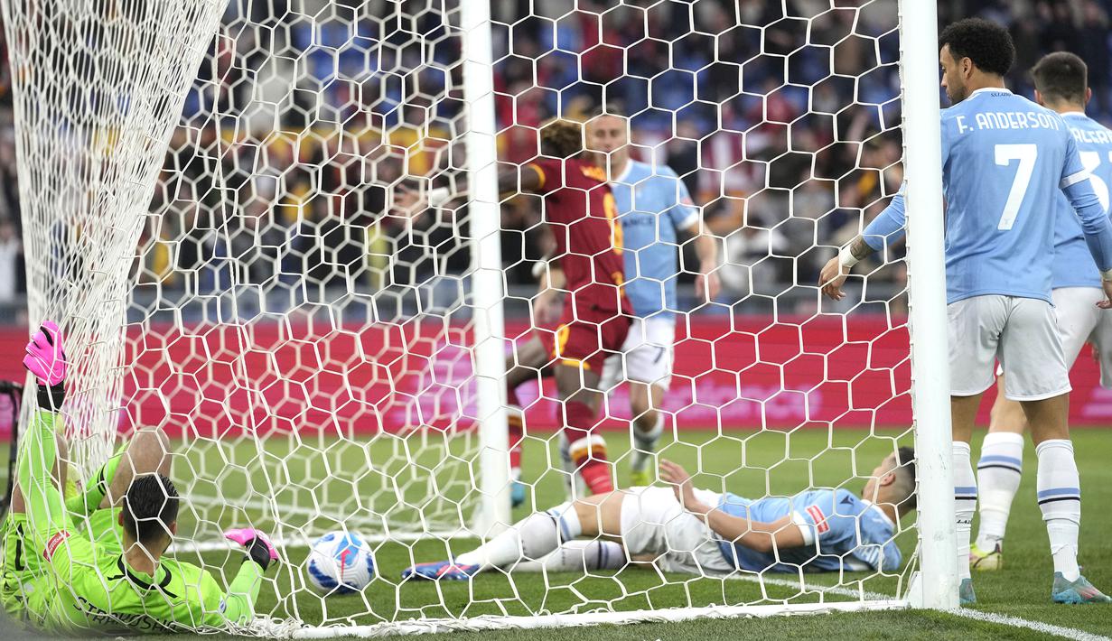 Gol tersebut juga menjadi gol tercepat yang bersarang di gawang Lazio dalam laga Serie A sejak gol pemain Catania Mariano Izco di detik ke-41 saat Lazio jumpa Catania, 16 Februari 2014 yang berakhir 3-1 untuk kemenangan Catania. (AP/Andrew Medichini)