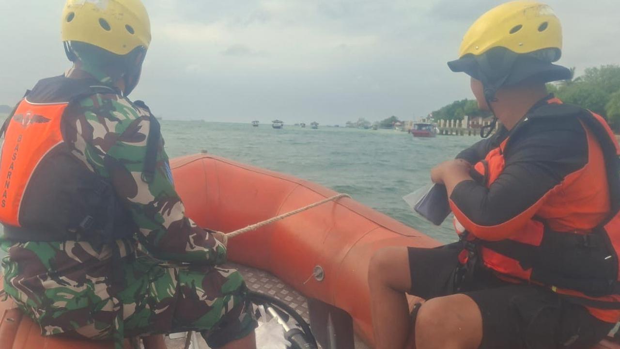 Kapal Tagar Jaya Tenggelam Dihantam Ombak di Pulau Tegal Mas Lampung