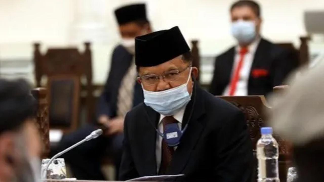 Meski demikian, JK menilai seharusnya melihat permasalahan di Gaza dari sisi kemanusiaan. Ia tak ingin masalah Gaza dilihat dari agama maupun politik.