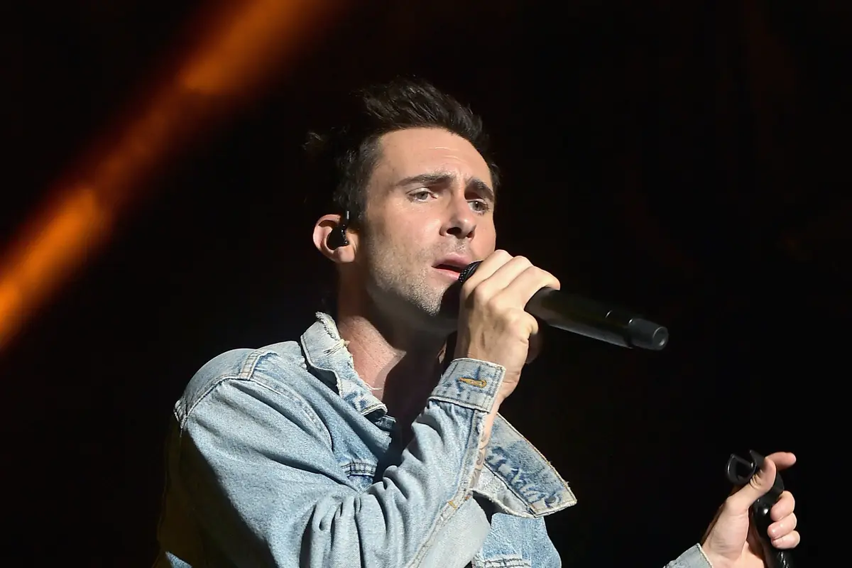 [Bintang] Adam Levine