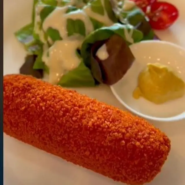 Wanita Beli Kroket yang Bahannya Diimpor dari Belanda, Harganya Bikin Tercengang