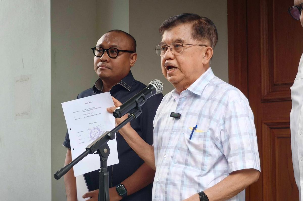 FOTO: Jusuf Kalla Bantah Tuduhan Pendanaan Polemik Ijazah Jokowi